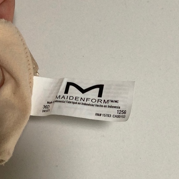 Women’s one piece bodysuit with adjustable straps. Maidenform 36D. Style 1256 - Picture 5 of 5